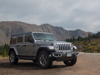 jeep-grand-cherokee-red